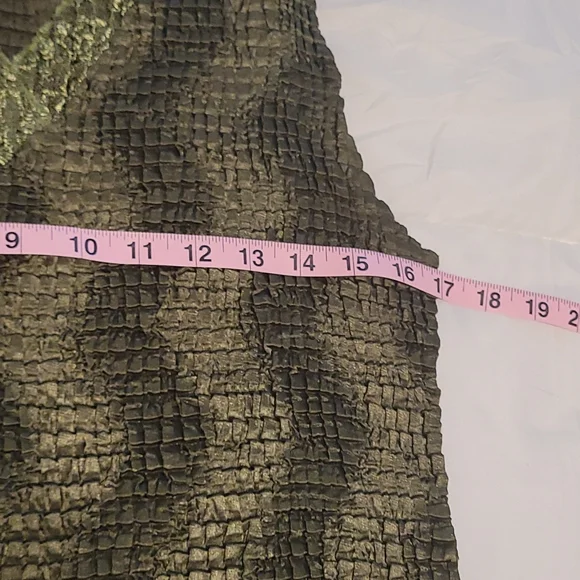 Nicola green sleeveless blouse. - Picture 5 of 8